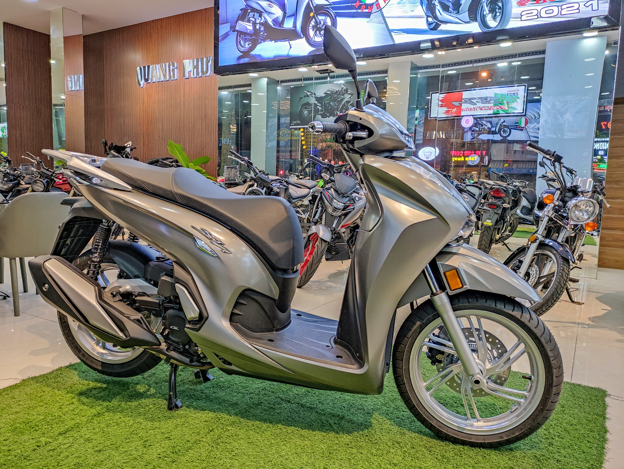 Honda SH Mode 2021 ra mắt tại Việt Nam giá bán tăng nhẹ  Xe máy