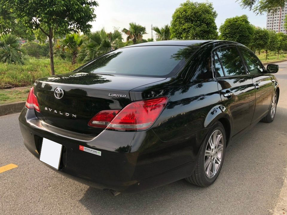 Hậu khai tử, xe đại gia Toyota Avalon xuống giá chỉ đắt hơn đàn em Vios dịch vụ vài chục triệu đồng - Ảnh 2.