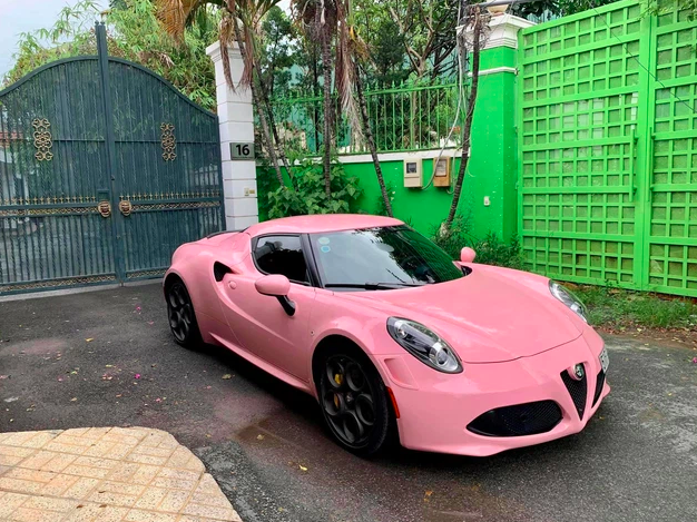 Xôn xao tin rich kid Thảo Nhi Lê sắm Alfa Romeo 4C độc nhất Việt Nam, CĐM ùa vào khen nhưng sau mới vỡ lẽ ra sự thật - Ảnh 4.