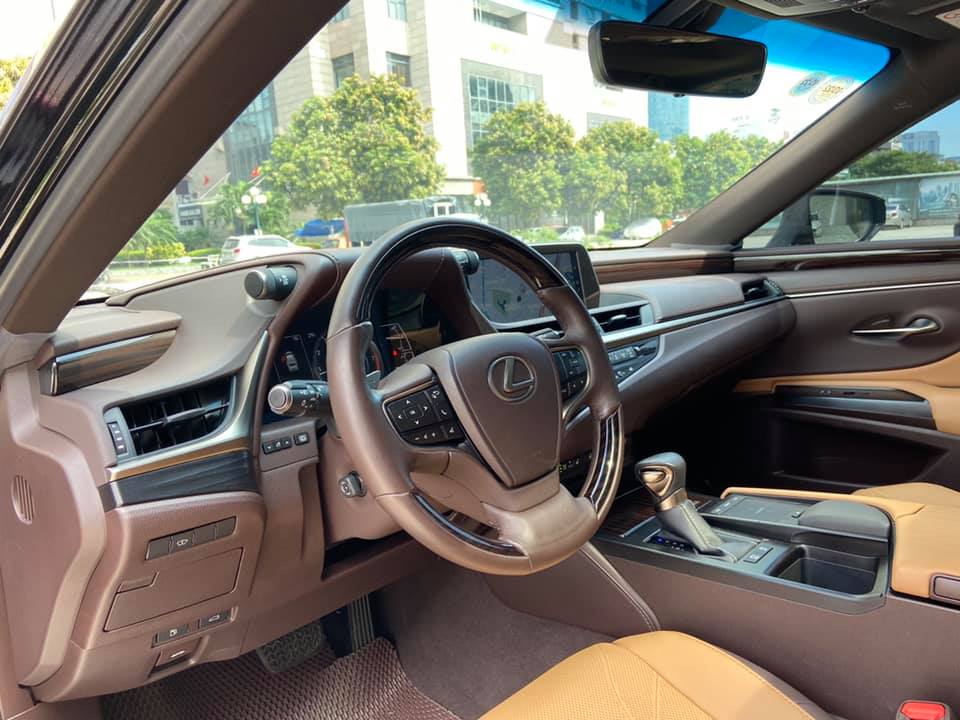 Sau 3 năm, Lexus ES 250 bán lại chỉ chênh 141 triệu đồng so với giá niêm yết chính hãng - Ảnh 5.