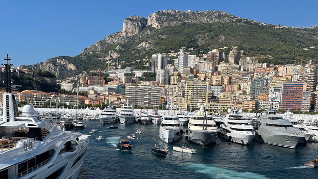 Cảnh xa xỉ tại triển lãm du thuyền Monaco, nơi quy tụ tài sản của nhà giàu thế giới - Ảnh 1.