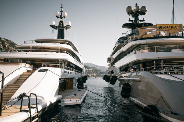 Cảnh xa xỉ tại triển lãm du thuyền Monaco, nơi quy tụ tài sản của nhà giàu thế giới - Ảnh 4.