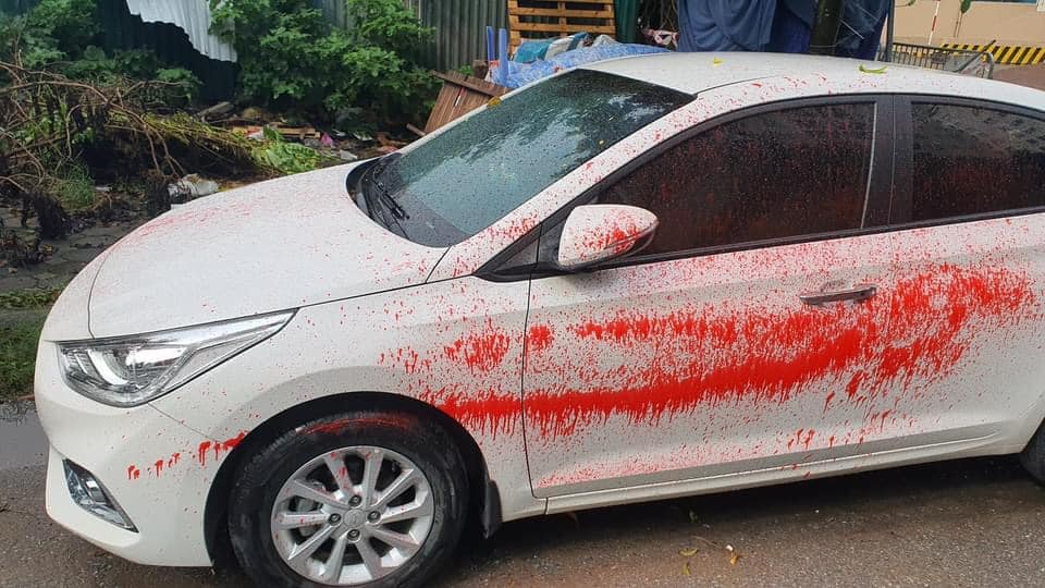 Hàng loạt ô tô bị tạt sơn đỏ trong đêm, tài xế đau đầu tìm hung thủ, CĐM xuất hiện nhiều thám tử online - Ảnh 3.
