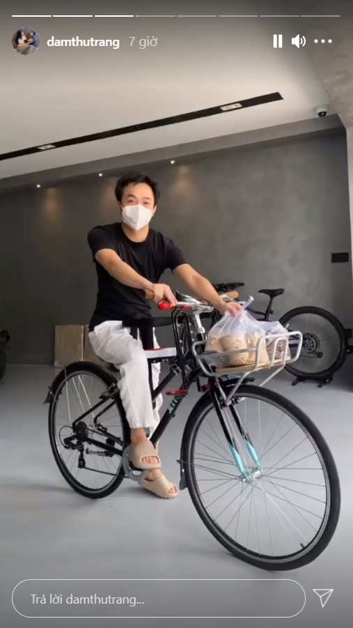 Không chọn siêu xe, Nguyễn Quốc Cường lại thồ trà sữa bằng xe đạp, một chi tiết trên thân xe bất ngờ gây chú ý - Ảnh 1.