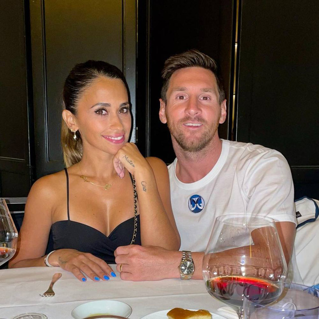 Là chân sút có thu nhập khủng nhất thế giới, Messi tiêu mức lương cao ngất thế nào: Sắm Rolex đi ký hợp đồng mới, tậu siêu xe - phi cơ riêng hàng triệu đô, BĐS trải dài đáng ngưỡng mộ  - Ảnh 1.