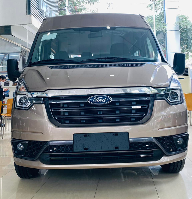 Ford Transit 2022 bắt đầu về đại lý: Không quá nổi bật nhưng vẫn đủ sức cạnh tranh Hyundai Solati, Toyota Hiace - Ảnh 7.