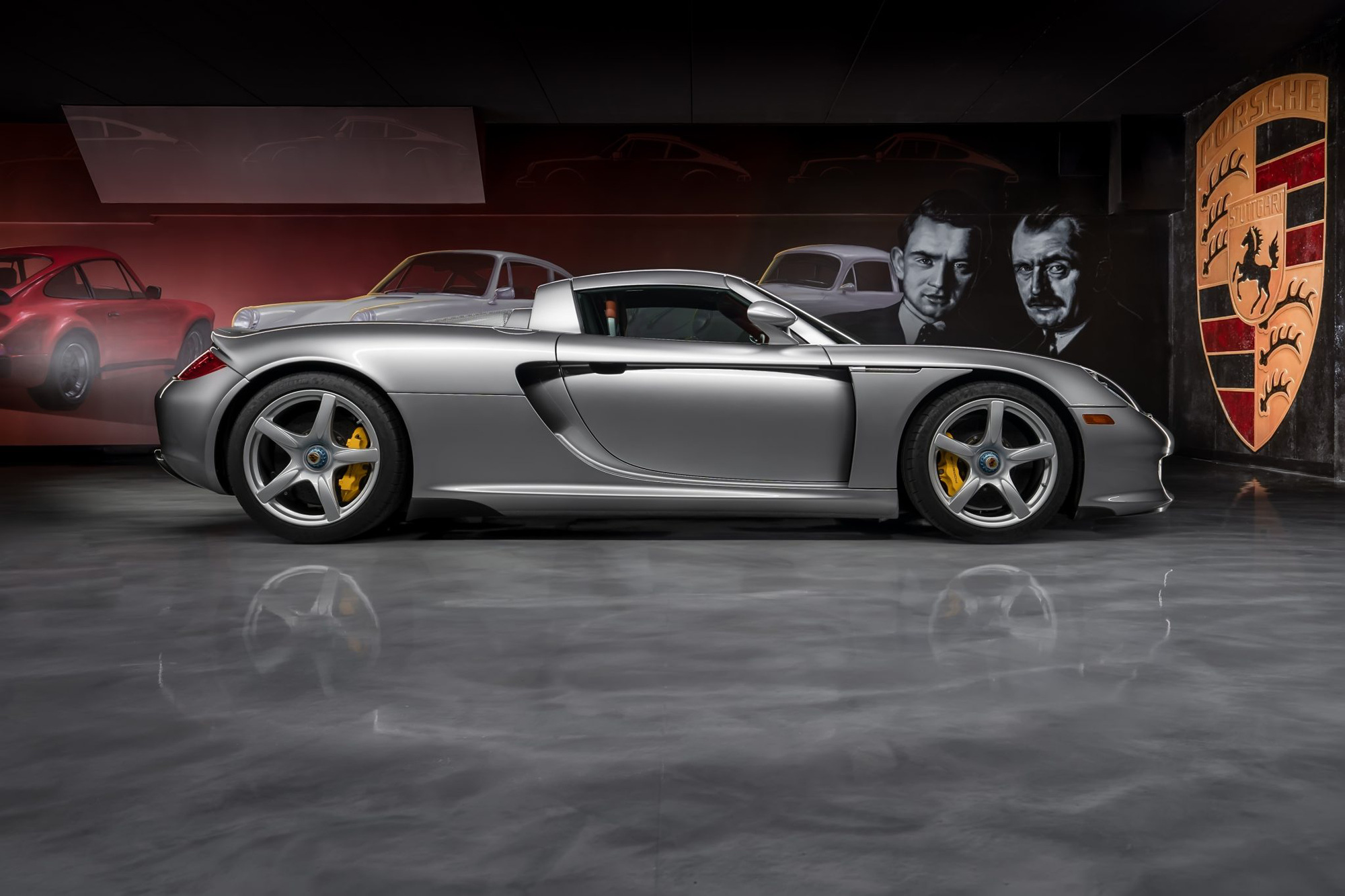 Porsche Carrera GT bán đấu giá 2 triệu USD và đây cách các đại gia làm giàu  từ siêu xe