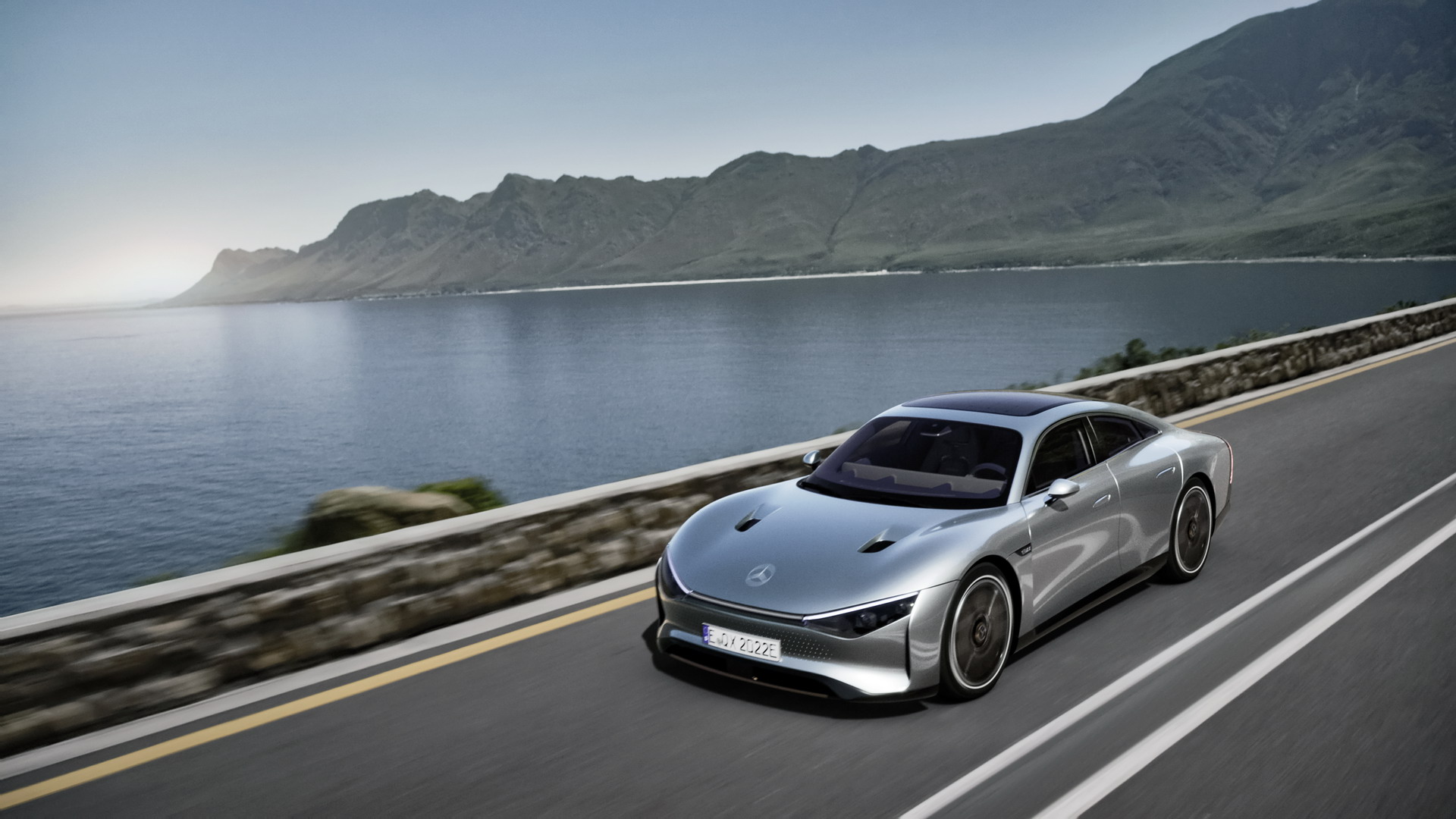 Siêu phẩm Mercedes-Benz sẽ nằm cùng sàn trưng bày 3 xe VinFast mới: Màn hình  cảm ứng siêu rộng, sạc một lần chạy  km