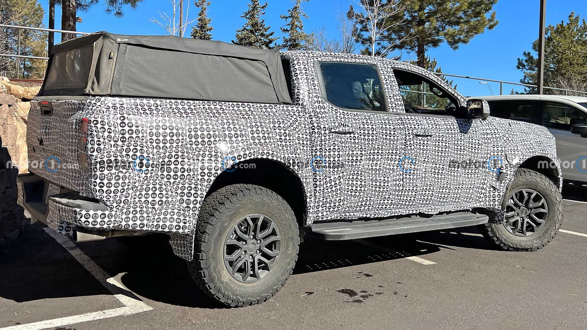 Nội thất Ford Ranger Raptor đời mới lộ diện lần đầu ti&ecirc;n: Thể thao v&agrave; tr&agrave;n ngập c&ocirc;ng nghệ - Ảnh 4.