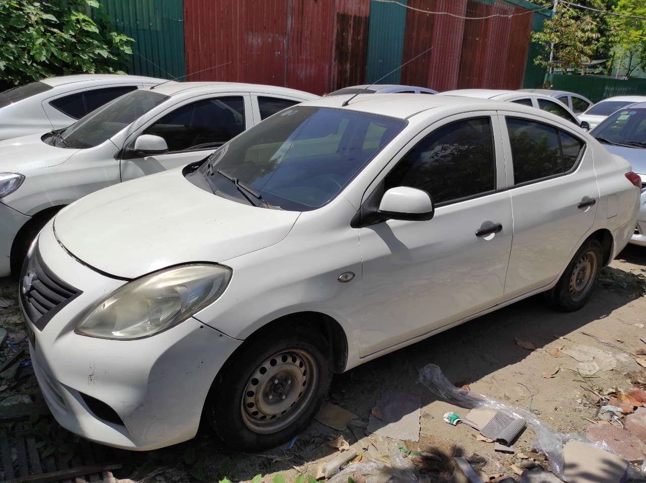 Thanh lý lô xe Nissan Sunny 2013-2014 giá 155 triệu đồng: Ngoại hình tàn tạ sau nhiều năm chạy dịch vụ, có xe đã đi hơn 250.000km - Ảnh 1.