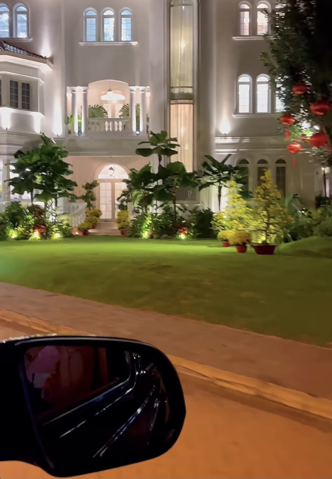 Đại gia Quận 7 khoe xóm nhỏ ngày Tết sương sương mỗi căn vài triệu đô, chạy ô tô 10 phút vẫn chưa hết xóm - Ảnh 4.