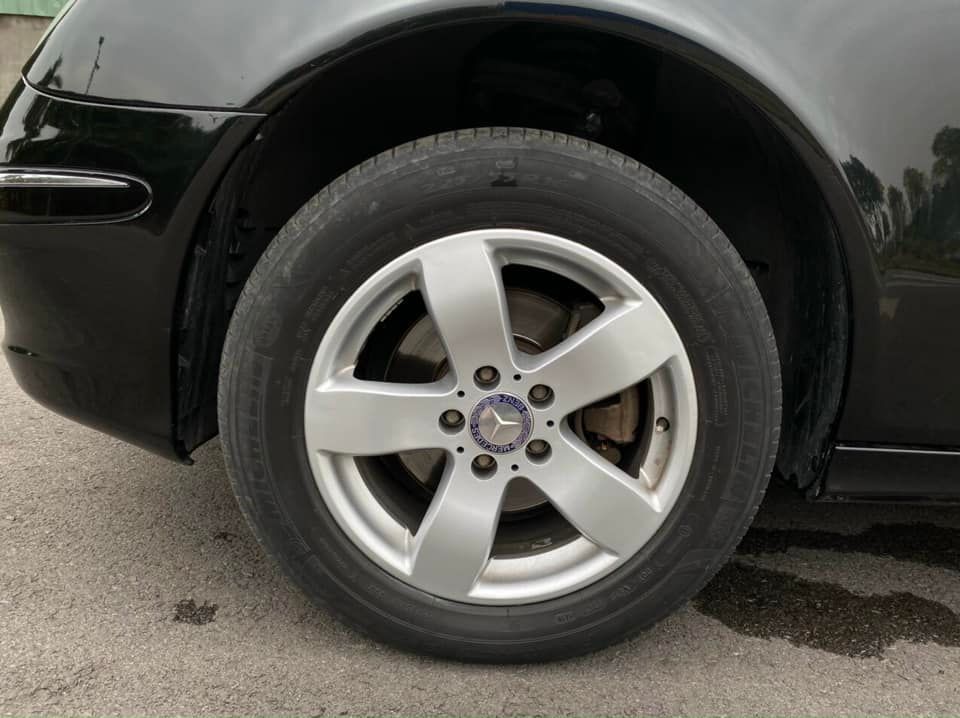 Từng là xe đắt nhất Việt Nam, Mercedes-Benz E 280 được rao bán giá hơn 200 triệu sau gần 2 thập kỷ - Ảnh 3. Từng là xe đắt nhất Việt Nam, Mercedes-Benz E 280 được rao bán giá hơn 200 triệu sau gần 2 thập kỷ - Ảnh 3.