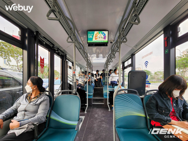 Bỏ 7K trải nghiệm xe buýt điện đầu tiên ở Sài Gòn: Có wifi, cổng sạc USB xài tẹt ga, bonus cực nhiều tiện ích đáng khen  - Ảnh 7.