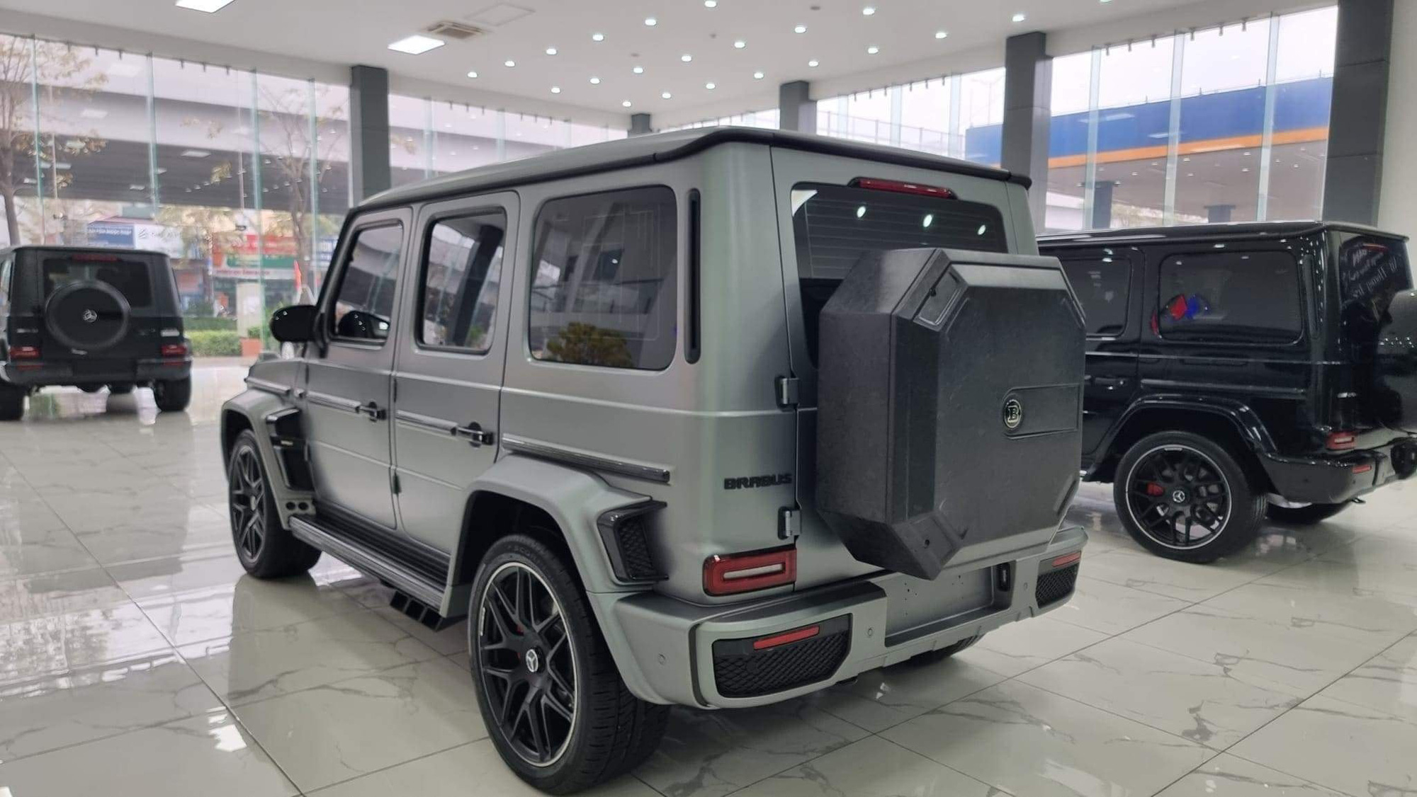 Chưa thỏa mãn với hàng zin, đại gia Quảng Ninh tậu thêm Mercedes-AMG G 63 với bản độ Brabus 800 cực chất - Ảnh 2.