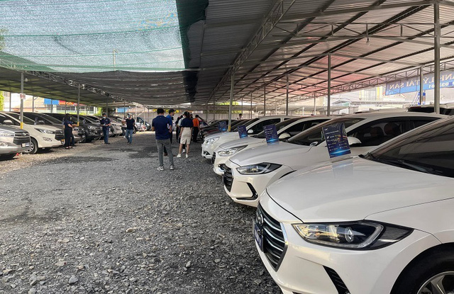 The famous limousine company in Quang Ninh was forced by banks, and the situation of cars was lined up waiting for liquidation at banks - Photo 6.