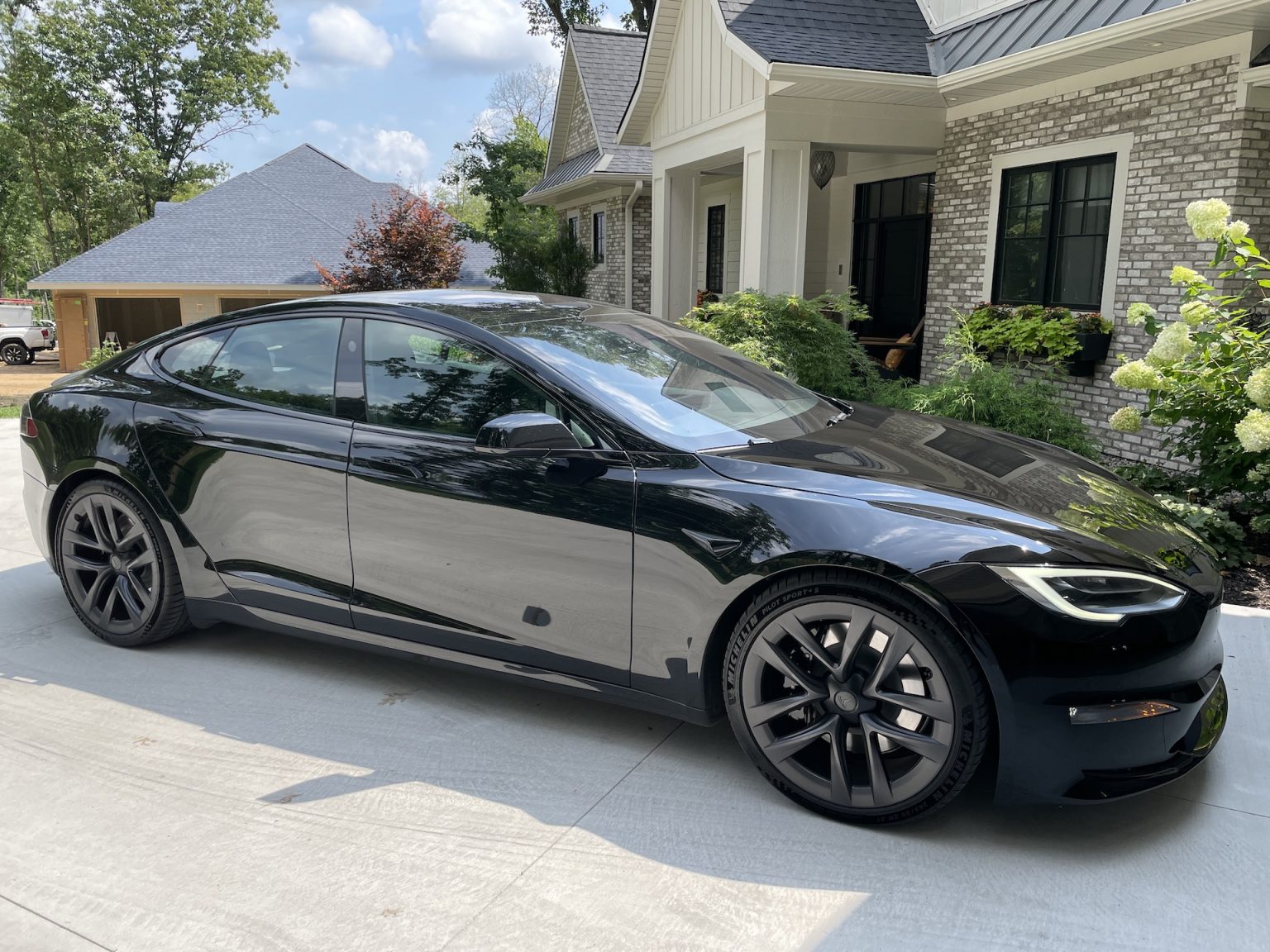 Tesla Model S Plaid đầu tiên âm thầm có mặt tại Việt Nam: Vô-lăng như phi thuyền, mạnh hơn Bugatti Veyron - Ảnh 3.