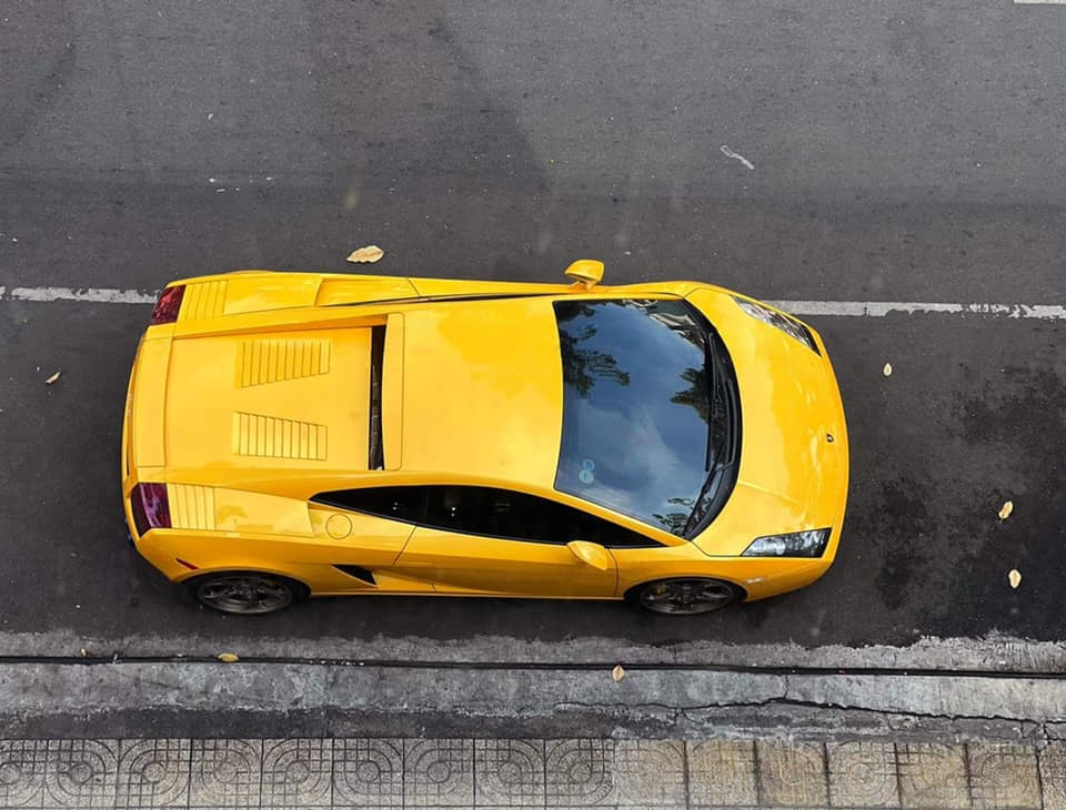 Rộ tin chủ tịch Đặng Lê Nguyên Vũ ngồi thử “bò già” Lamborghini Gallardo hàng hiếm tại Việt Nam - Ảnh 4.