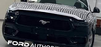 Ford Mustang 2023 lần đầu lộ mặt trần trụi: Mũi to và đèn LED theo trend hiện nay - Ảnh 3.