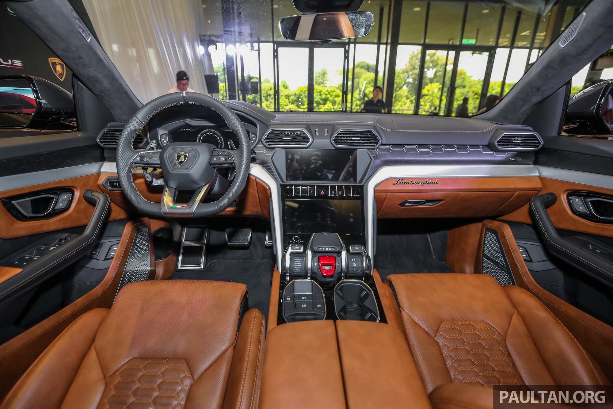 Lamborghini Urus chính hãng tại Việt Nam chào giá từ 13 tỷ đồng, tạo sức ép không nhỏ lên đơn vị nhập khẩu tư nhân - Ảnh 4.