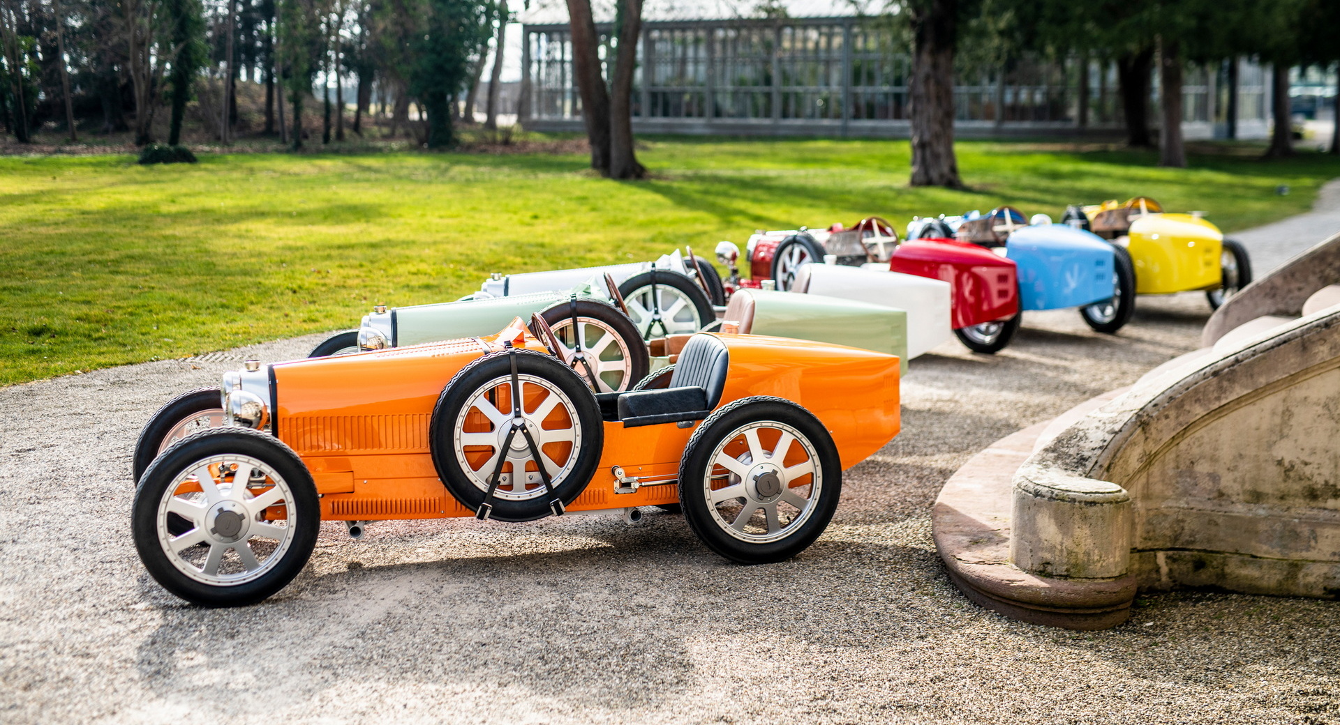 Ghé thăm nhà máy Bugatti, đại gia bí ẩn mua luôn 8 chiếc xe với giá quy đổi không dưới 150 tỷ đồng - Ảnh 5.
