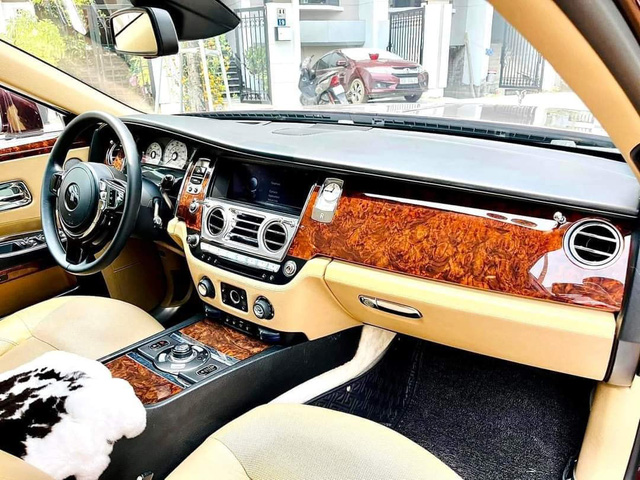 Rolls-Royce Ghost được bán lại với giá ngang Lexus LX 600: Giá mềm nhưng vẫn bảnh để tiếp đối tác VIP - Ảnh 3.