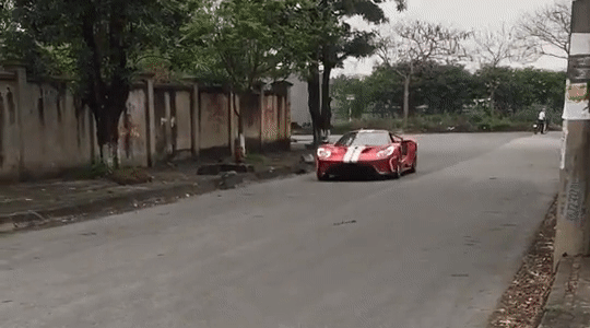 The only Ford GT in Vietnam that has been checked-in by Minh Plastics in Hanoi, the sound of the muffler resounds throughout the street - Photo 1.
