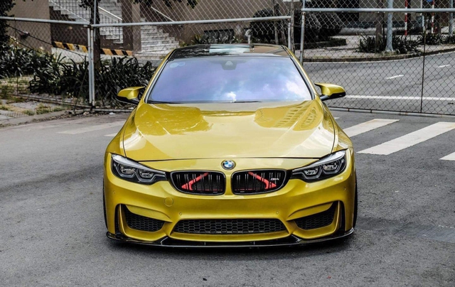 BMW M4 is still priced at 3.6 billion after 6 years of rolling: ODO 40,000 km, equipped from A to Z with many carbon fiber details - Photo 6.