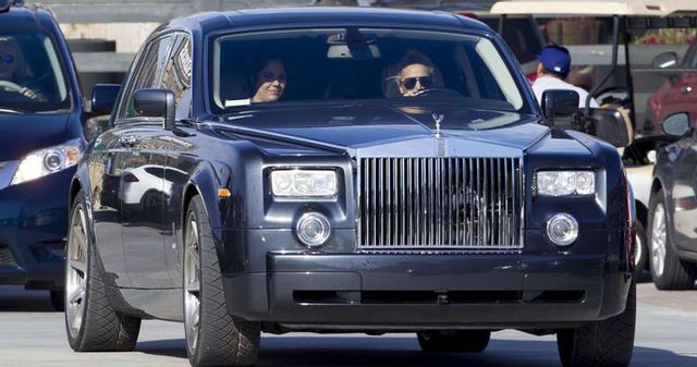 Sở thích tậu xế hộp cổ của doanh nhân Lady Gaga: Bộ sưu tập xe sang trị giá 41 tỷ đồng, gu thẩm mỹ độc đáo không kém bất cứ “đại gia” nào  - Ảnh 10.