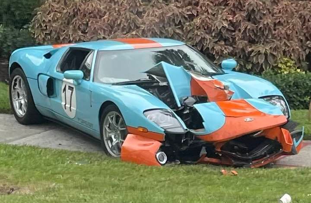 American players smashed the head of a 16 billion Ford GT supercar because they were 'unaccustomed' to the floor number - Photo 1.