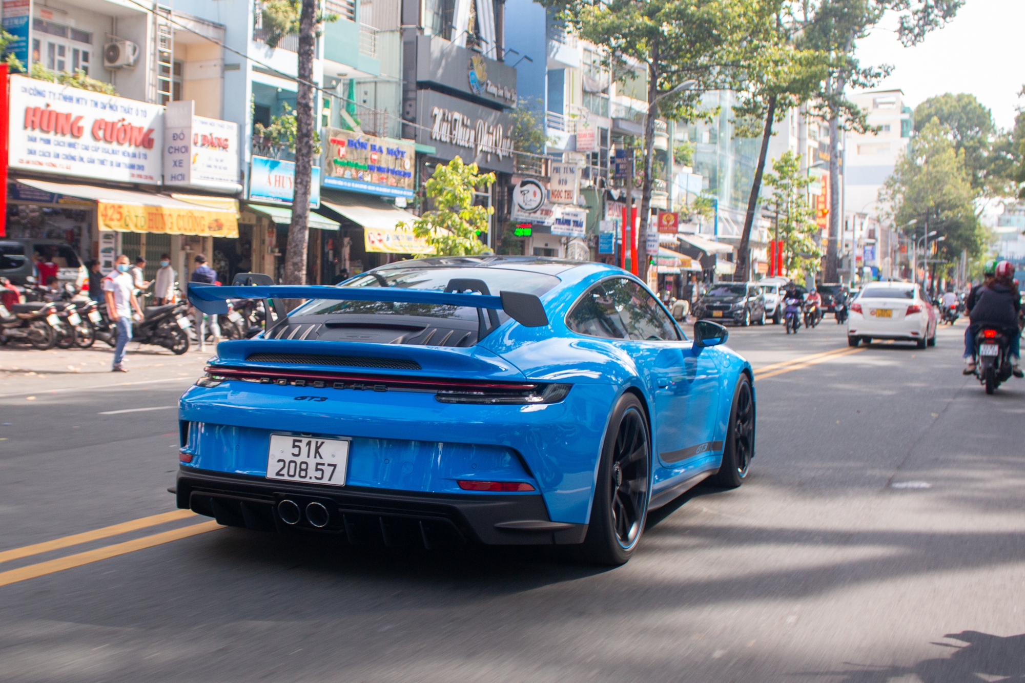 Nhận được tin nhắn từ vợ, doanh nhân Nguyễn Quốc Cường lập tức ngỏ ý tặng chiếc Porsche 911 GT3 vừa mua để xin sắm xe mới - Ảnh 7.