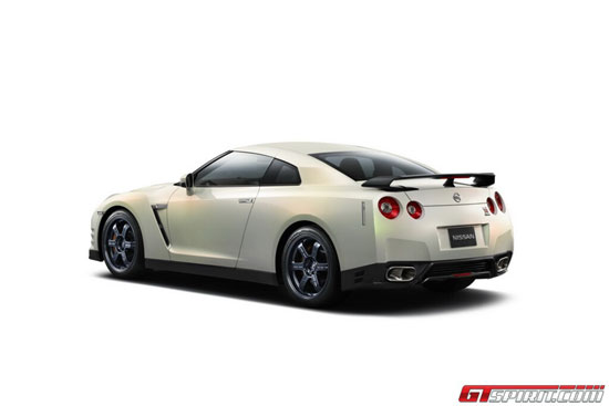  2012 Nissan GT-R: un superdeportivo 