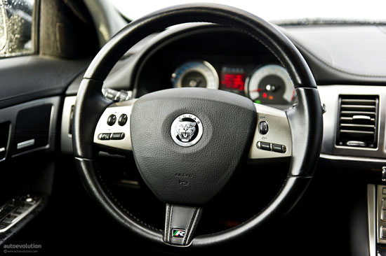Autopro-2011-Jaguar-XFR-7.jpg