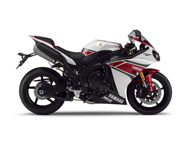 Yamaha Yzf-R1 2012: Thêm Traction Control, Ống Xả Akrapovic