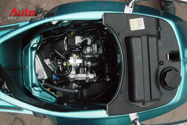 Vespa LX 125 3V ie: Tiết kiệm nhiên liệu tuyệt vời 14