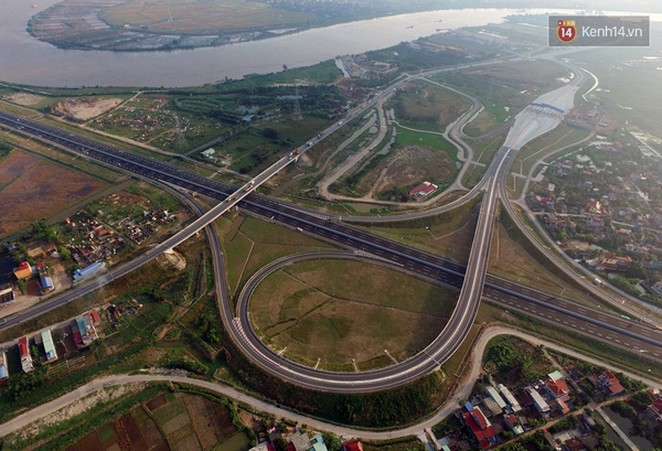 
Dự án được khởi công và giải phóng mặt bằng từ tháng 9/2008 với tổng đầu tư 45.487 tỷ đồng từ nguồn vốn vay của Ngân hàng phát triển Việt Nam. Tuyến đường này dài hơn 105 km, đi qua các tỉnh, thành phố: Hà Nội, Hưng Yên, Hải Dương và Hải Phòng.
