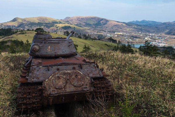 
Một chiếc xe tăng khác gục ngã trên đảo Shikotan - Shpanberg, Nga.
