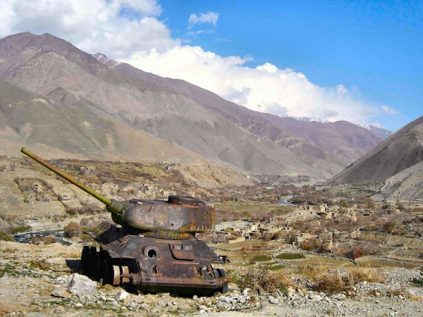
Một chiếc xe tăng khác của quân đội Sô-viết nằm lại tại Afghanistan trong cuộc xung đột Afghanistan.
