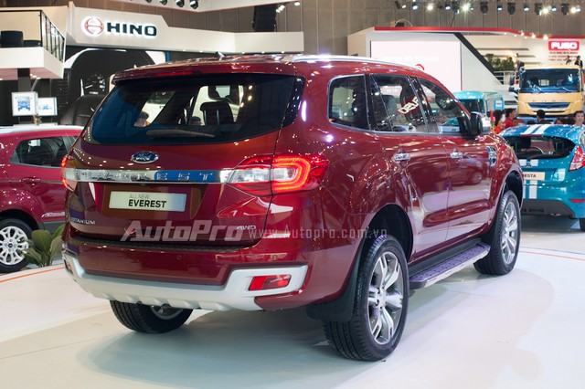 Người mua phải chờ qua Tết Âm lịch mới được nhận xe nếu đặt mua Ford Everest 2016 vào thời điểm này.