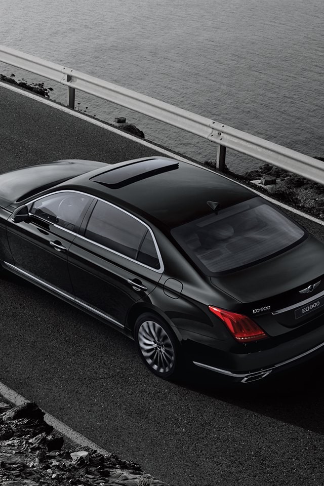 
Dự kiến, Genesis G90 sẽ bắt đầu có mặt trên thị trường Hàn Quốc vào nửa đầu năm 2016. Sau đó, xe mới được có mặt tại các thị trường quốc tế. Giá bán của Genesis G90 tại thị trường Hàn Quốc dao động từ 73 - 117 triệu Won, tương đương 62.000 – 99.000 USD.
