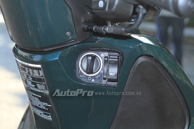 Cận cảnh chìa khóa thông minh trên Honda SH mới.