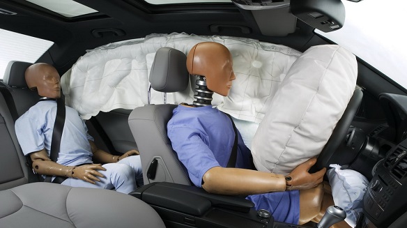
Hãy nhớ luôn luôn cài đai an toàn chắc chắn khi ngồi trong xe
