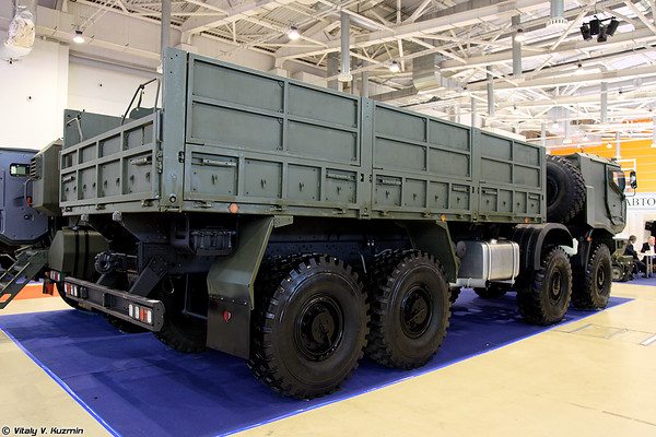 
Xe có trọng tải tới 24 tấn và có thể dùng làm khung gầm cho nhiều loại vũ khí, trang bị.
