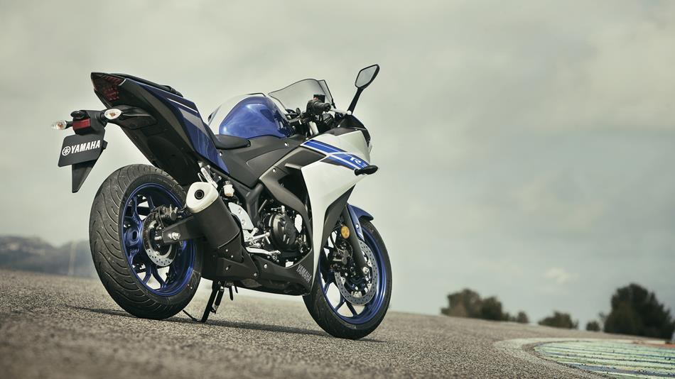 ... trong khi Yamaha YZF-R3 chỉ có 1.