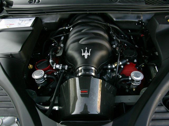 
Maserati cũng sở hữu nhiều dòng xe có khoang động cơ được đánh giá cao về thiết kế.
