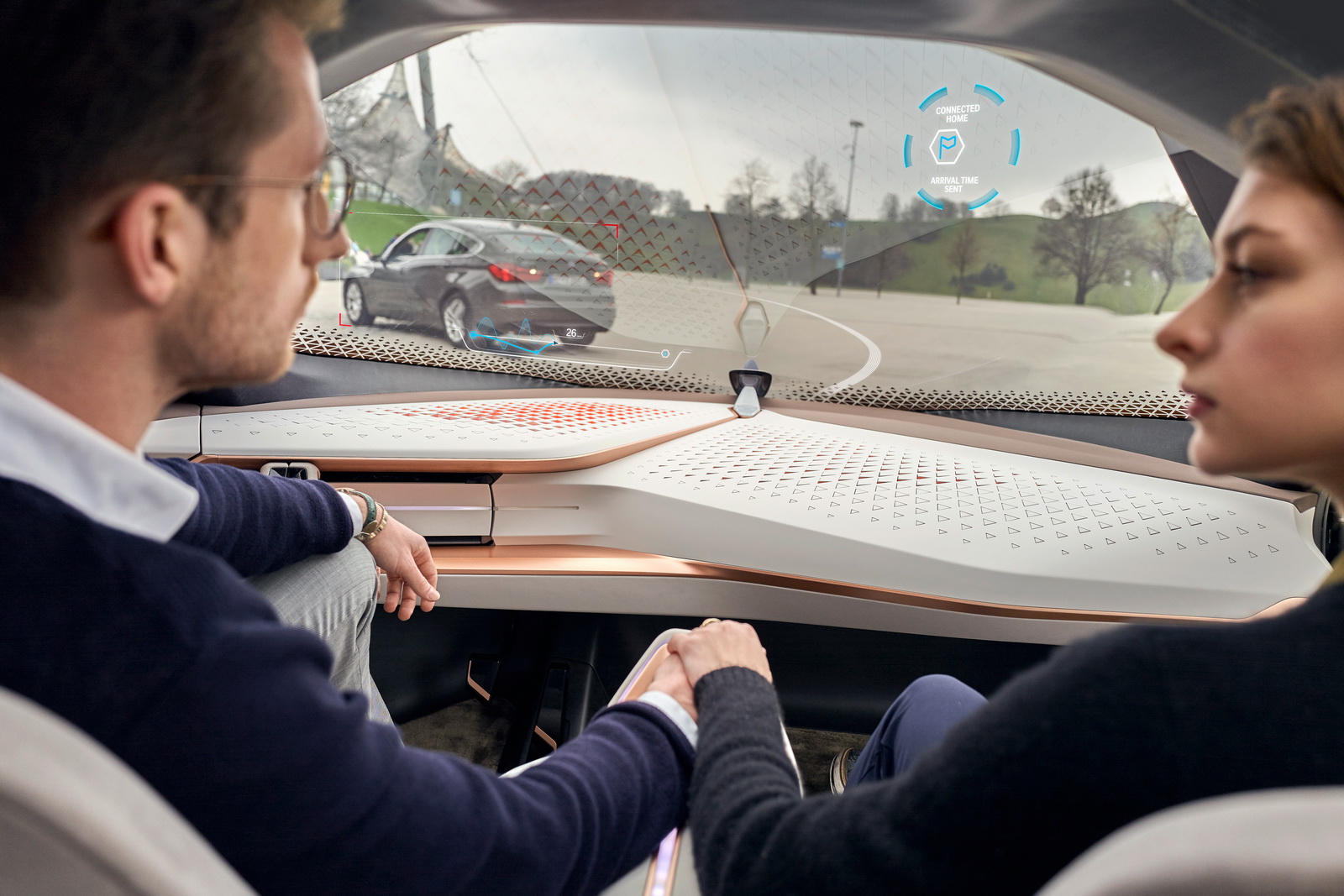 
Cụ thể, tầm nhìn của BMW trong 100 năm tới là phát triển xe tự vận hành nhưng vẫn mang đến trải nghiệm lái thú vị cho người điều khiển chỉ thông qua một nút bấm.
