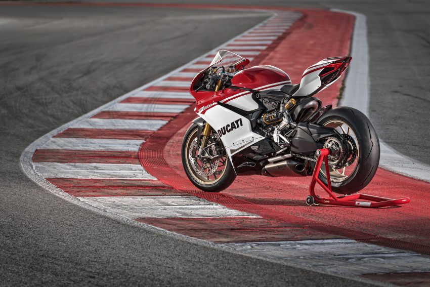 
Được phát triển dựa trên siêu mô tô Ducati 1299 Panigale, mẫu mô tô mới có số lượng sản xuất giới hạn chỉ 500 chiếc.
