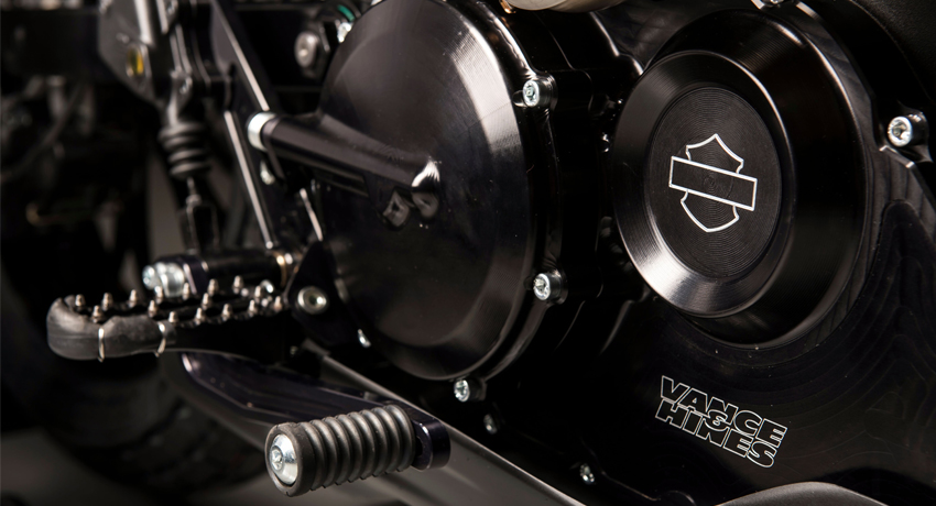 
Trên thực tế, đây là động cơ được thiết kế cho Harley-Davidson Street 750, mẫu mô tô vốn sinh ra để chạy trên đường phố và thuộc dòng Dark Custom. Tuy nhiên, động cơ trên Harley-Davidson XG750R đã được hãng Vance & Hines Motorsports cải tiến để phù hợp với đường đua.

