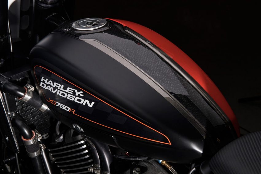 
Bản thân khung xe đua của Harley-Davidson XG750R cũng được Vance & Hines Motorsports phát triển phù hợp với đường đua. Trước đây, Vance & Hines Motorsports đã từng hợp tác với hãng Harley-Davidson trong quá trình cải tiến động cơ Screaming Eagle dành cho xe đua V-Rod tham gia giải NHRA Pro Stock Motorcycle.
