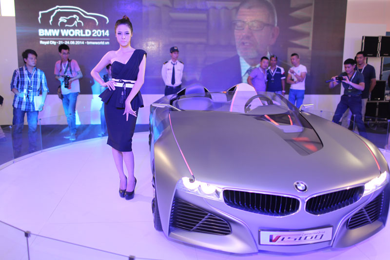 
Vision ConnectedDrive trong triển lãm BMW năm 2014 tại Việt Nam.
