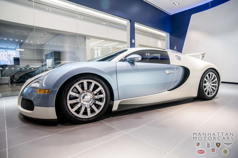 
Thứ nhất, Bugatti Veyron 2008 từng là siêu xe thương mại nhanh nhất thế giới.
